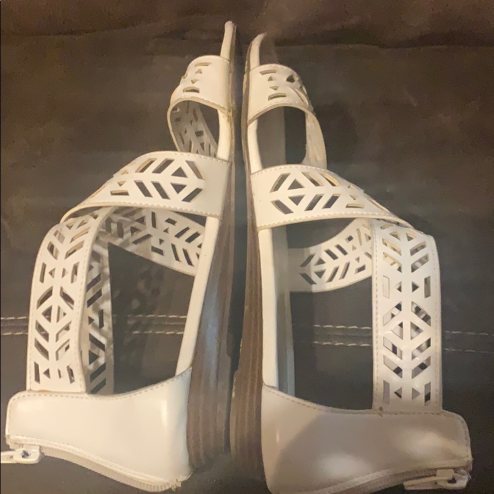 Sandals - Picture 4 of 7